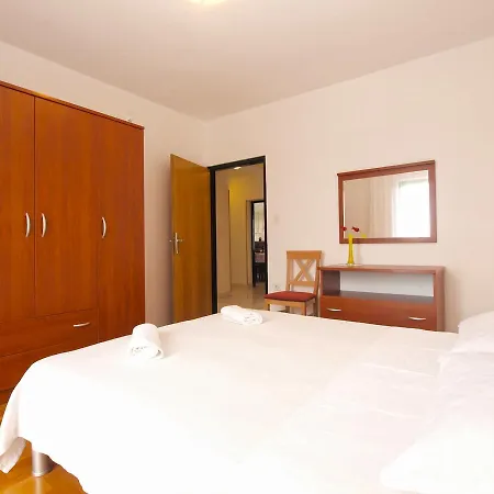 Dean 1595 Apartment Fažana