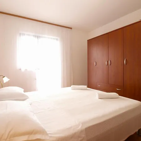 Dean 1595 Apartment Fažana