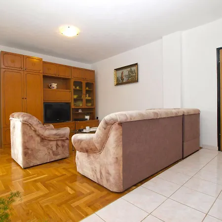 Dean 1595 Fažana